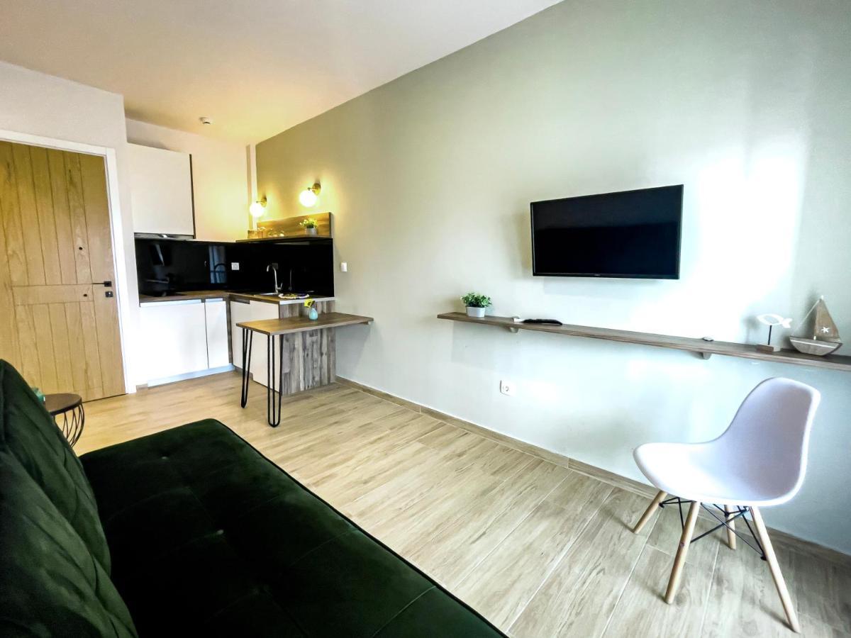 Athonite All Seasons Luxury Suites Иериссос Экстерьер фото