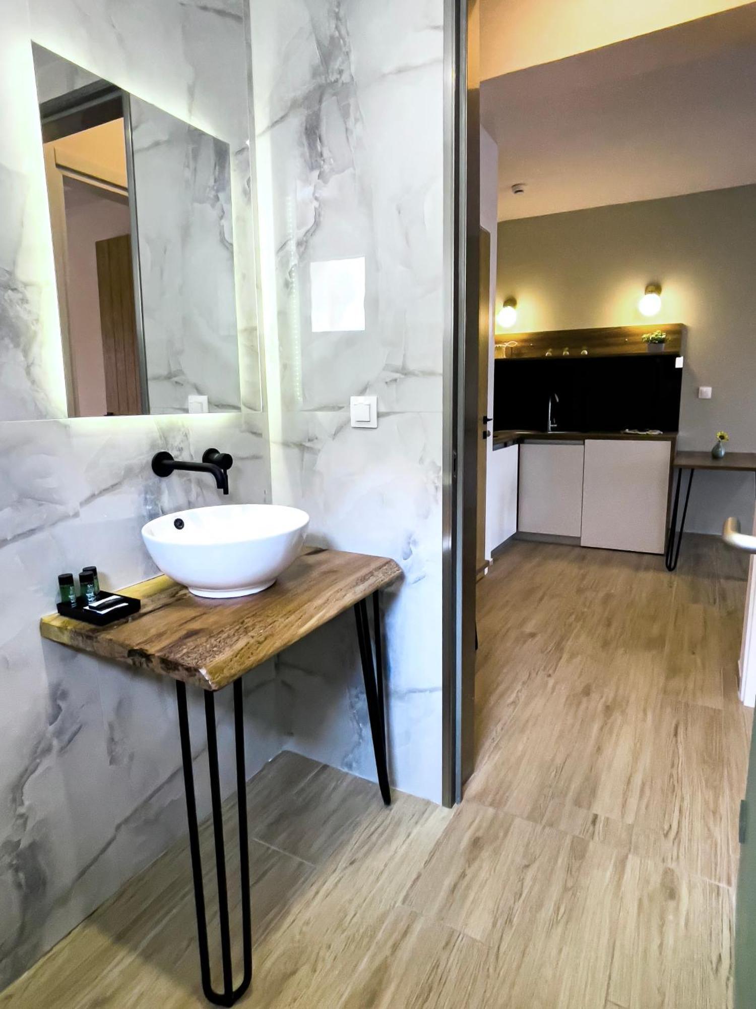 Athonite All Seasons Luxury Suites Иериссос Экстерьер фото