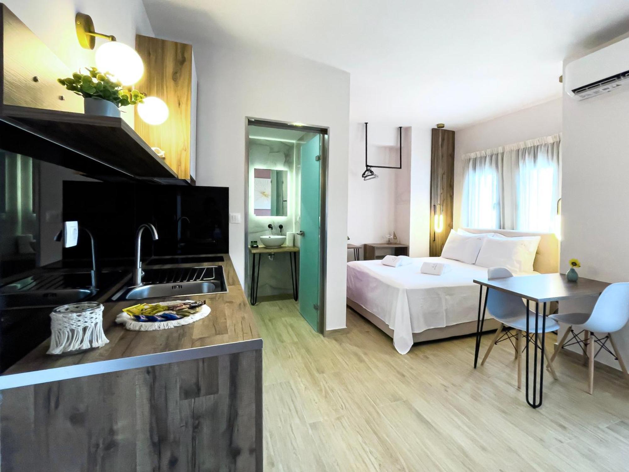 Athonite All Seasons Luxury Suites Иериссос Экстерьер фото