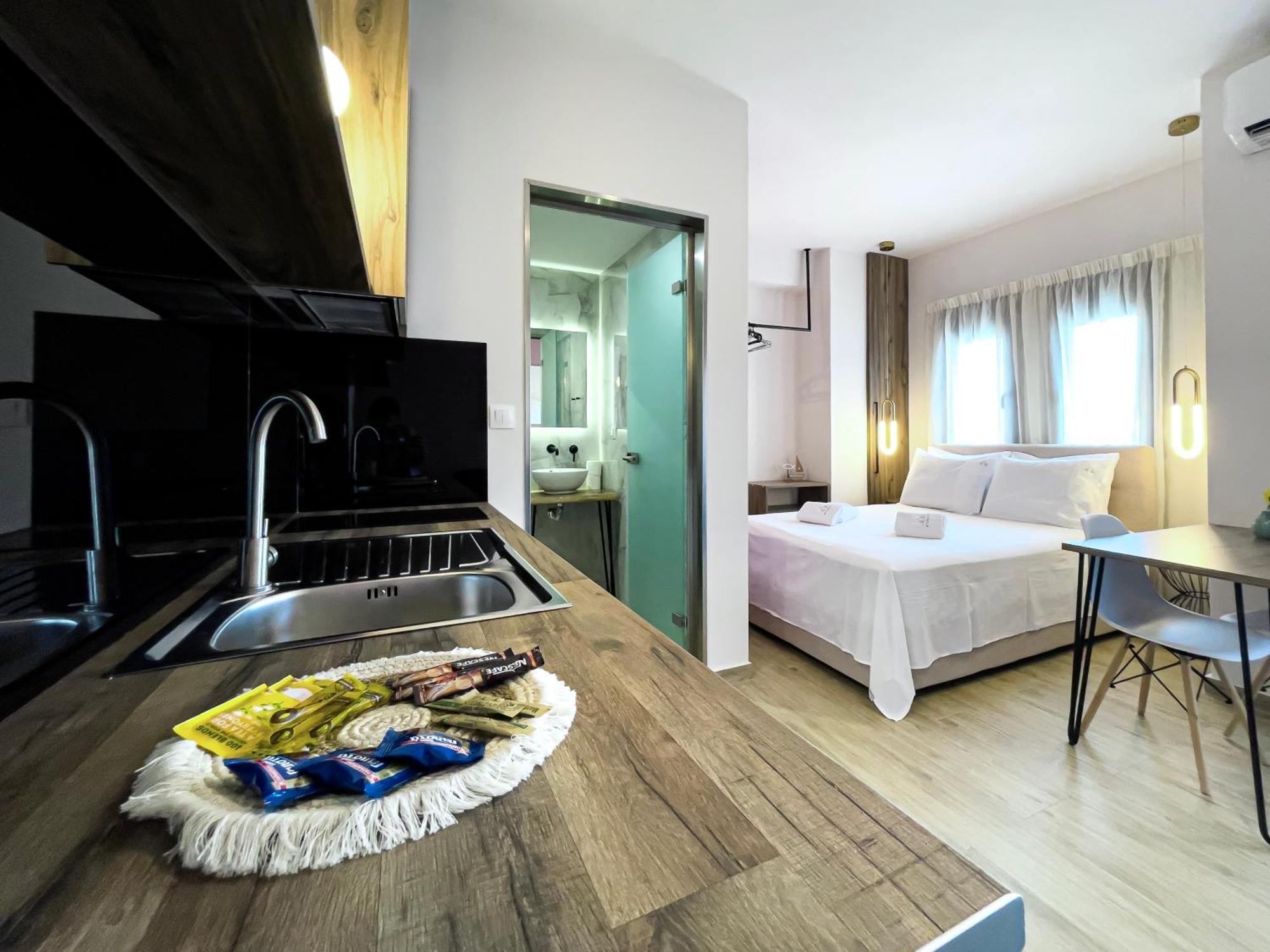Athonite All Seasons Luxury Suites Иериссос Экстерьер фото