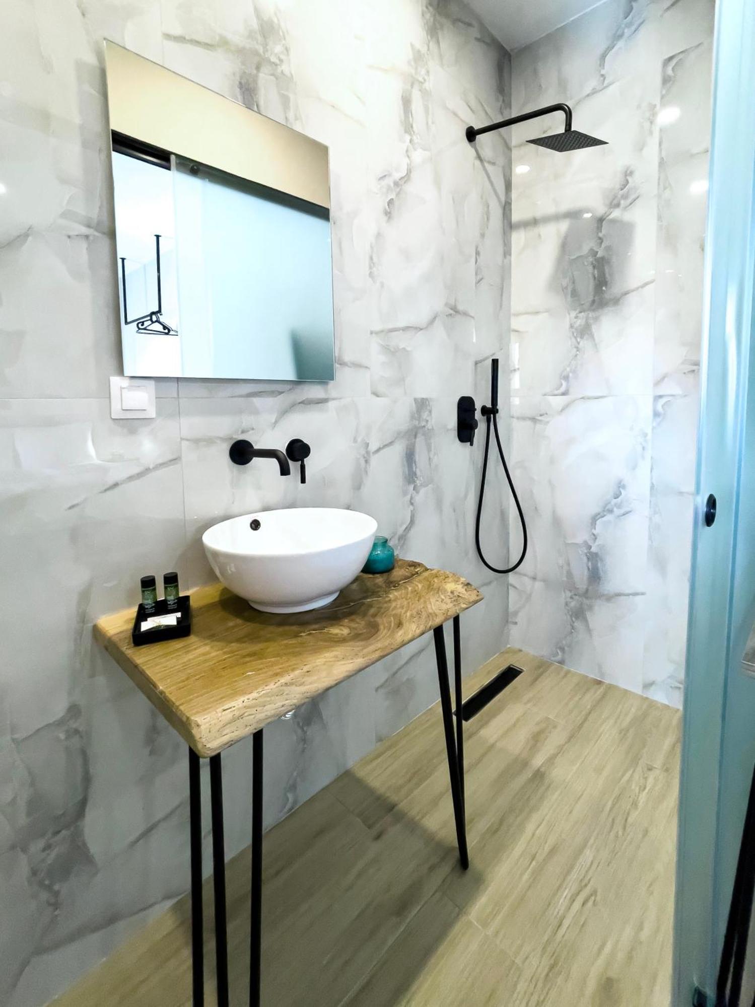 Athonite All Seasons Luxury Suites Иериссос Экстерьер фото