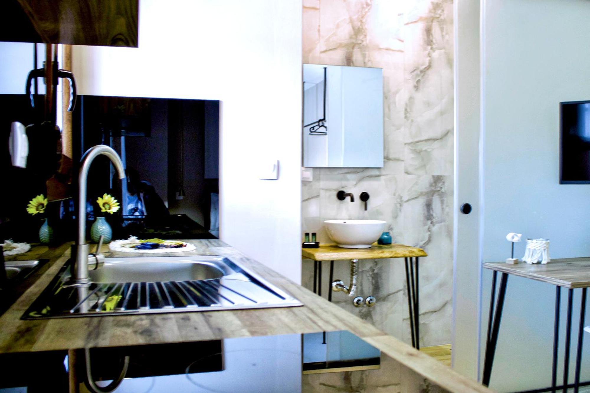 Athonite All Seasons Luxury Suites Иериссос Экстерьер фото